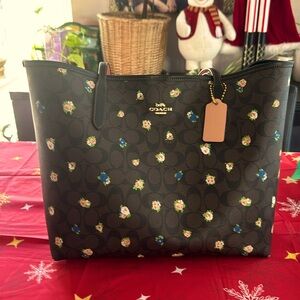 Coach Signature Vintage Rose - mint condition - like new